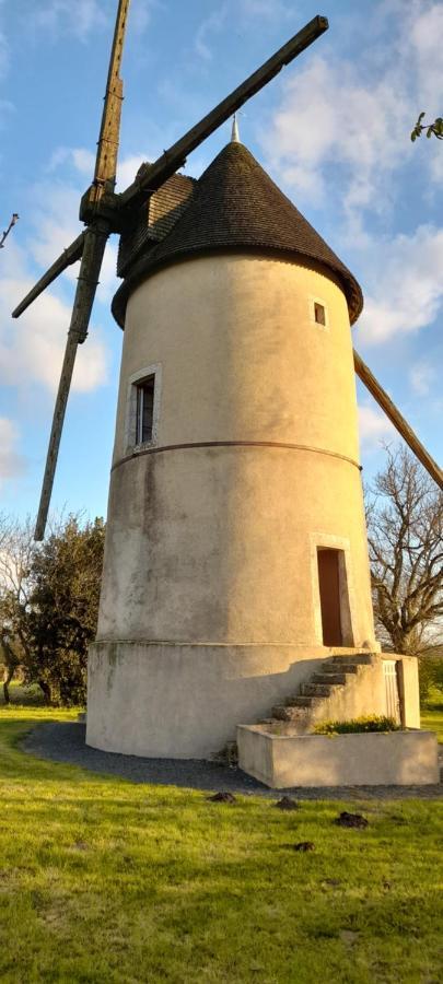 Moulin A Vent Le Champ Du Trail Villa Saint-Cyr-des-Gats Exterior foto