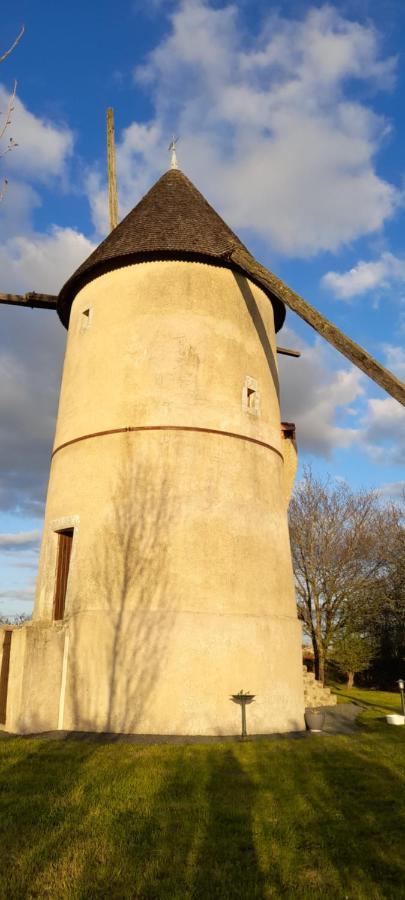 Moulin A Vent Le Champ Du Trail Villa Saint-Cyr-des-Gats Exterior foto