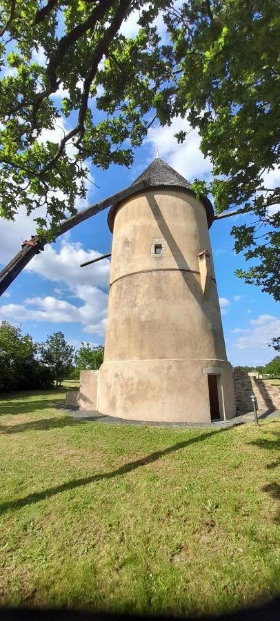 Moulin A Vent Le Champ Du Trail Villa Saint-Cyr-des-Gats Exterior foto
